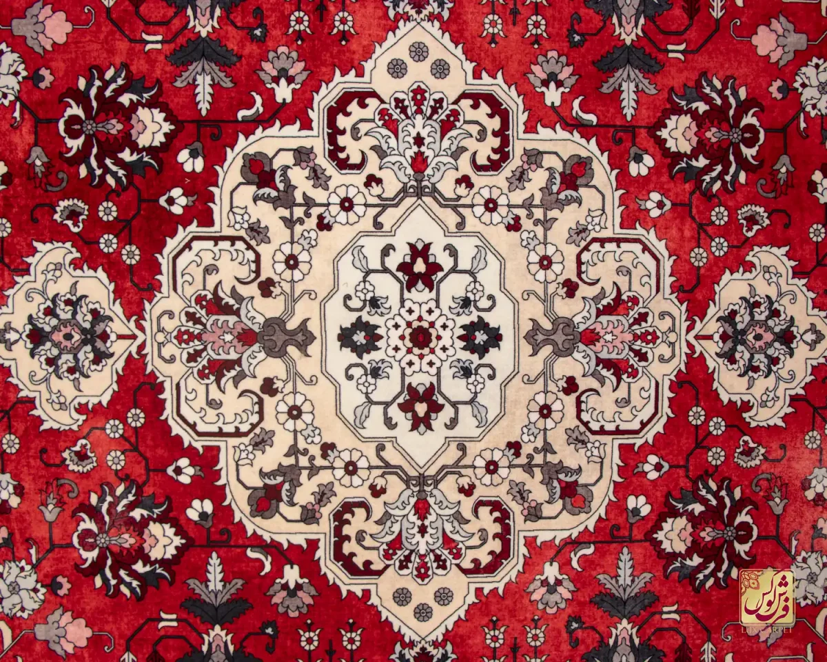 فرش ابریشم ماشینی 723104 قرمز کرم