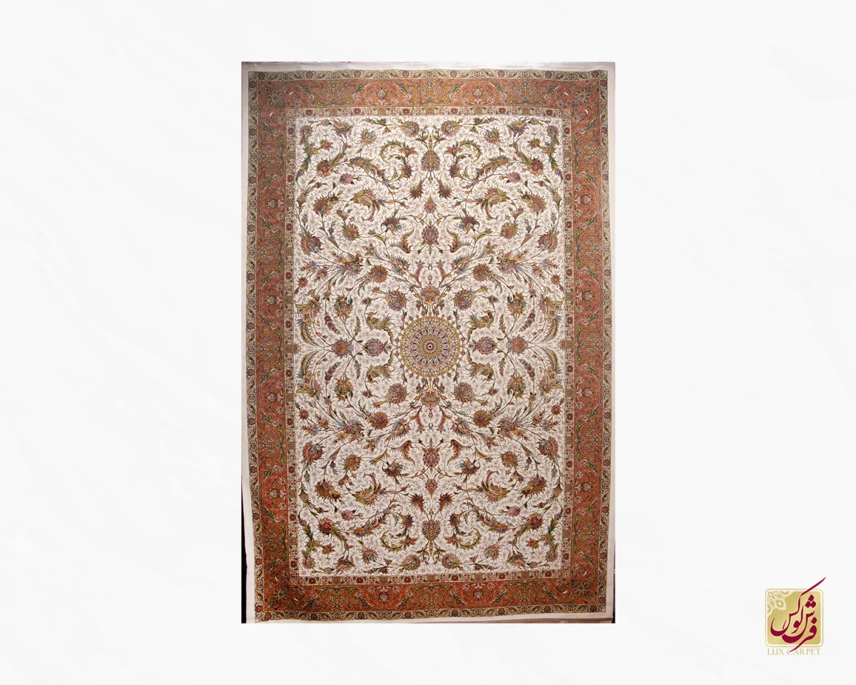 6متری (78) فرش ابریشم ماشینی 651 کرم حاشیه آجری - تصویر 1